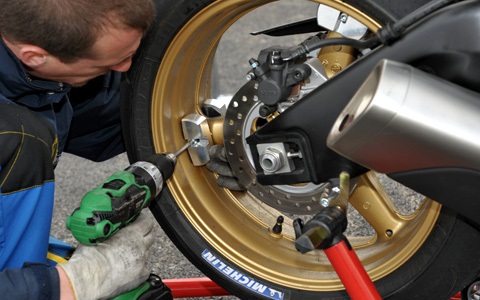 changer pneu moto