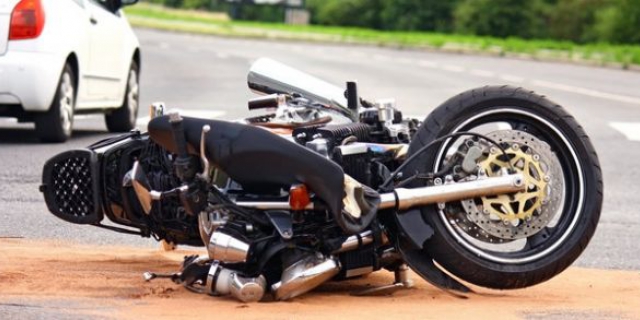 Conseils motard : éviter de tomber à moto à l’arrêt