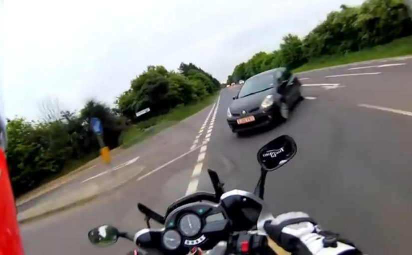 Les motos causent des accidents : la faute à qui ?
